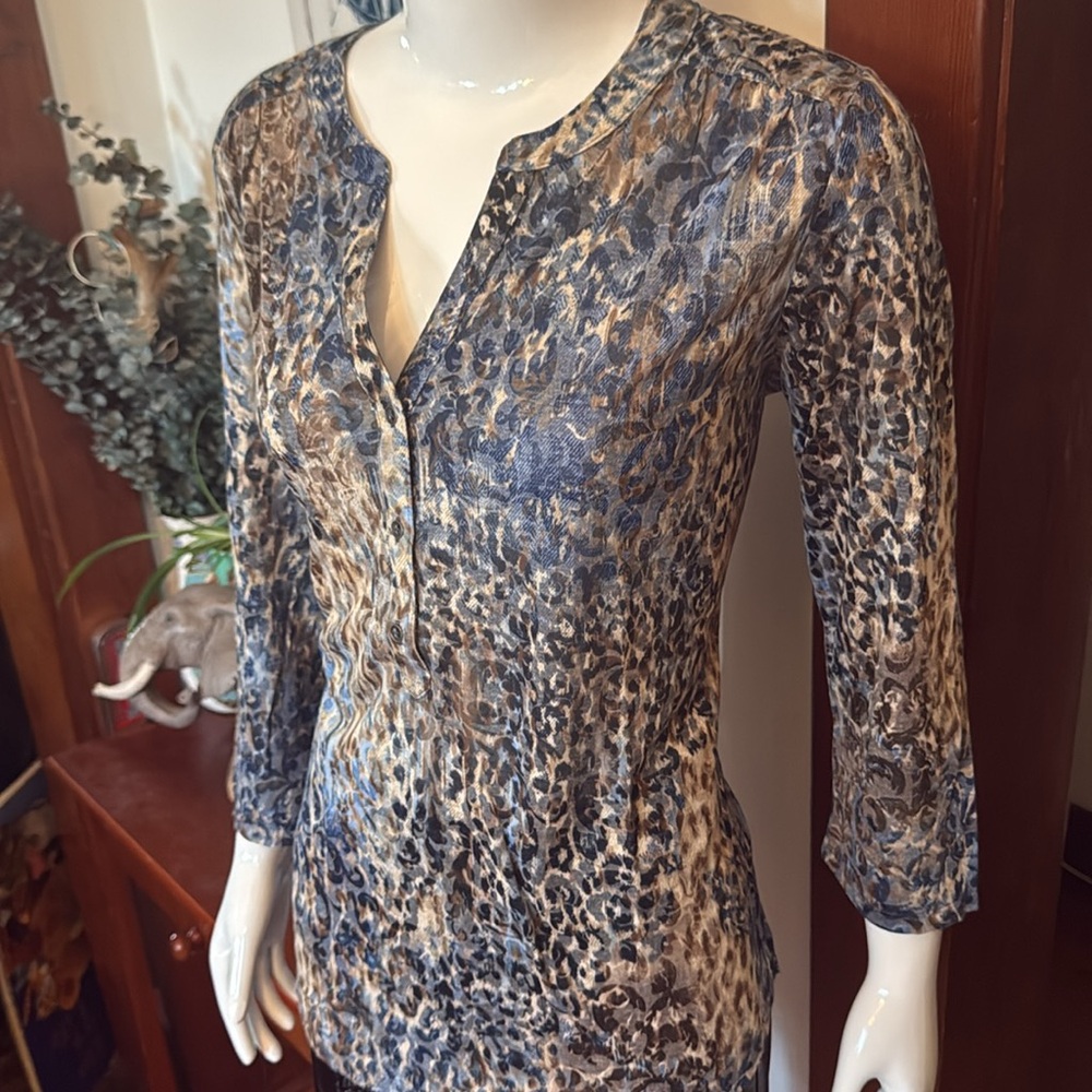 NWT northern reflections size small Leopard Print Women's Top